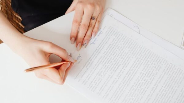 woman setting up a will for her children