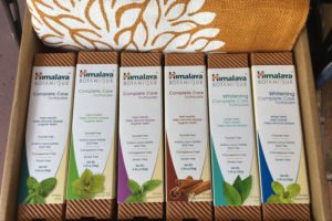 Blogger review kit of Himalaya Botanique Complete Care Toothpaste from #MomsMeet #ad www.sahmplus.com