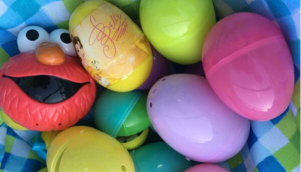 Candy-free Easter basket and egg stuffers that will make everyone happy | www.sahmplus.com