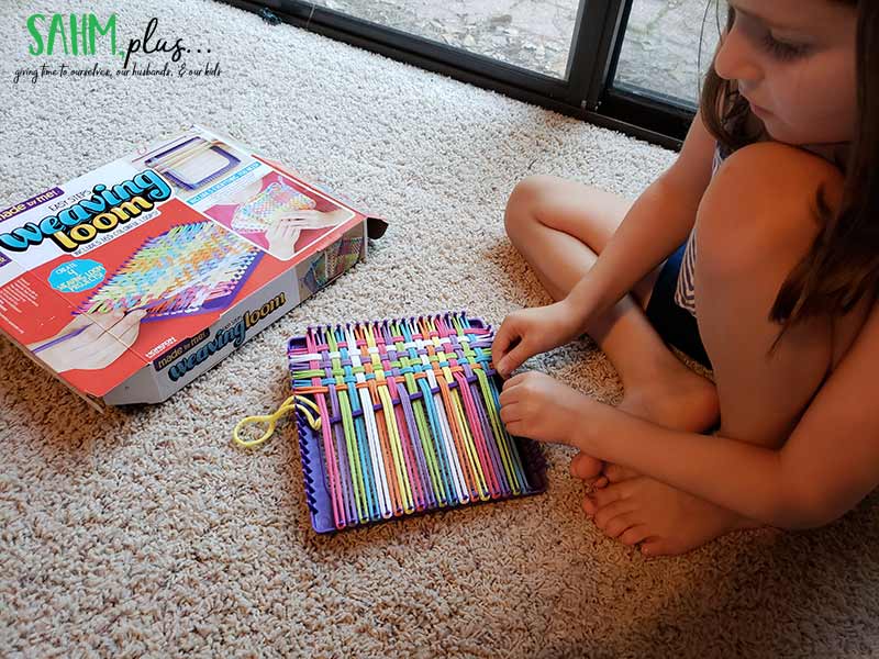 Weaving loom kit for kids 2018 holiday gift guide